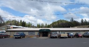 Sender's Market This friendly, full service market includes a wide selection of regional wines and an old fashioned butcher shop. What else does one need?